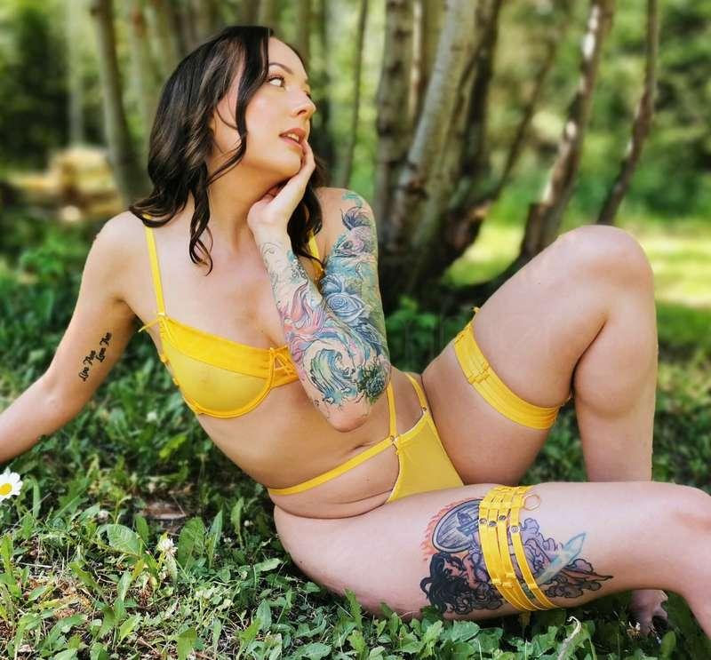  So? How are you at handling your hose? 💦💦