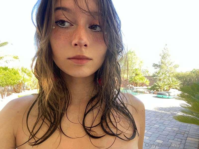 And here’s a little selfie too! 😄🤍
I’ll be posting again tom..