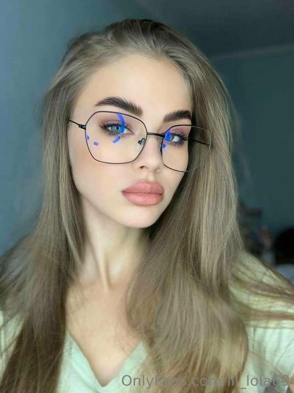 Tell me what do you see in my gaze?😈😈😈