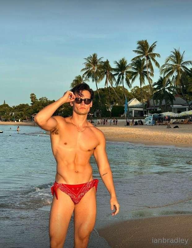 Sunny hour hits differently when you’re owning the beach 🔥🌴 ..