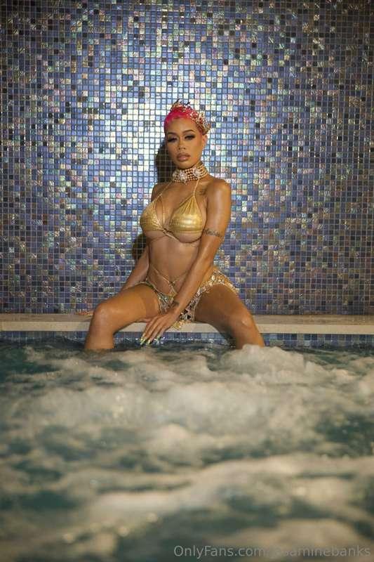 I’ll be your Queen. 👸🏽