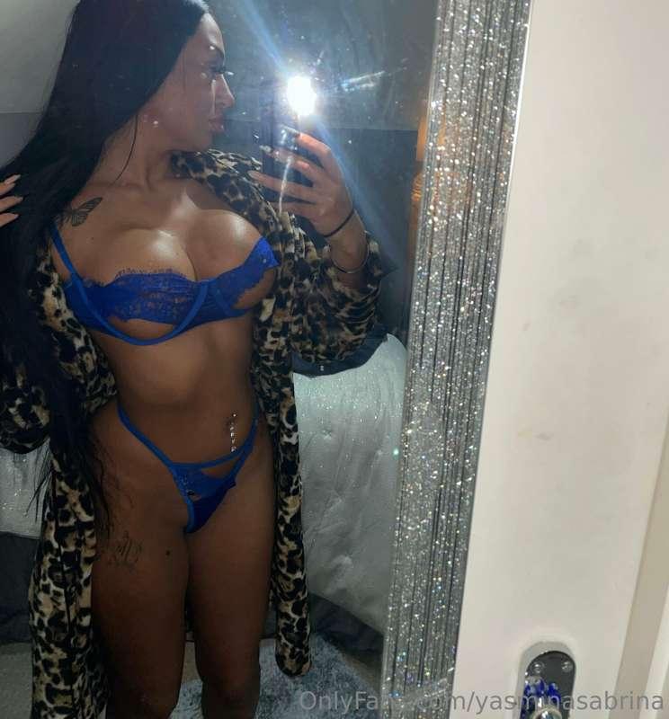 Happy Sunday💧😈 Let’s chat 💙💙💙💙