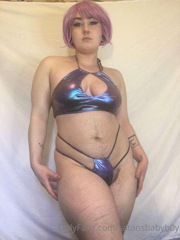 my premium onlyfans is still $4 for a few more days! I know ..