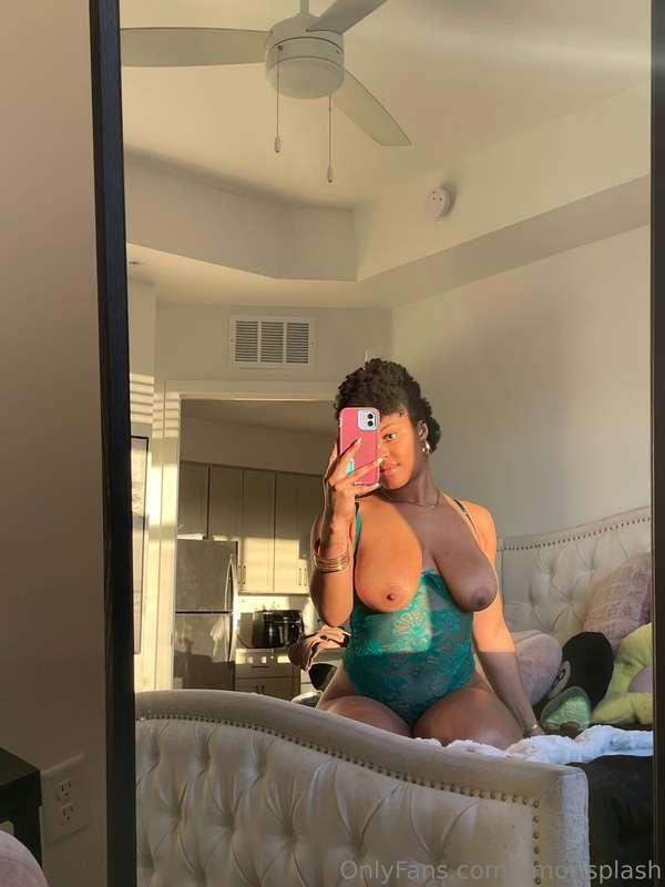Happy Titty Tuesday 🍀🖤P.S. it’s aunt Tuesday but I ain’t pos..