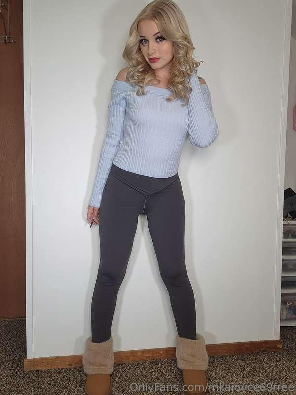 Do you guys like me with the blonde hair?Sub to my VIP page ..