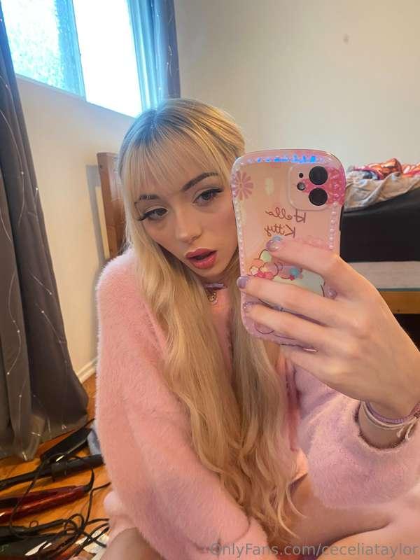 Getting pretty so all the boys stare at me😍