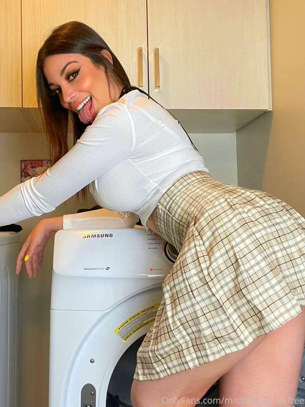 FUN IN THE LAUNDRY ROOM (7:47)I was about to do the laundry ..