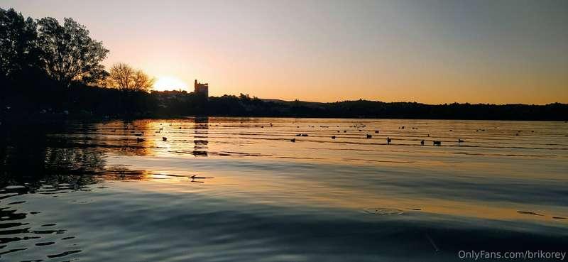 Sunset on the lake....a spectacle of nature...