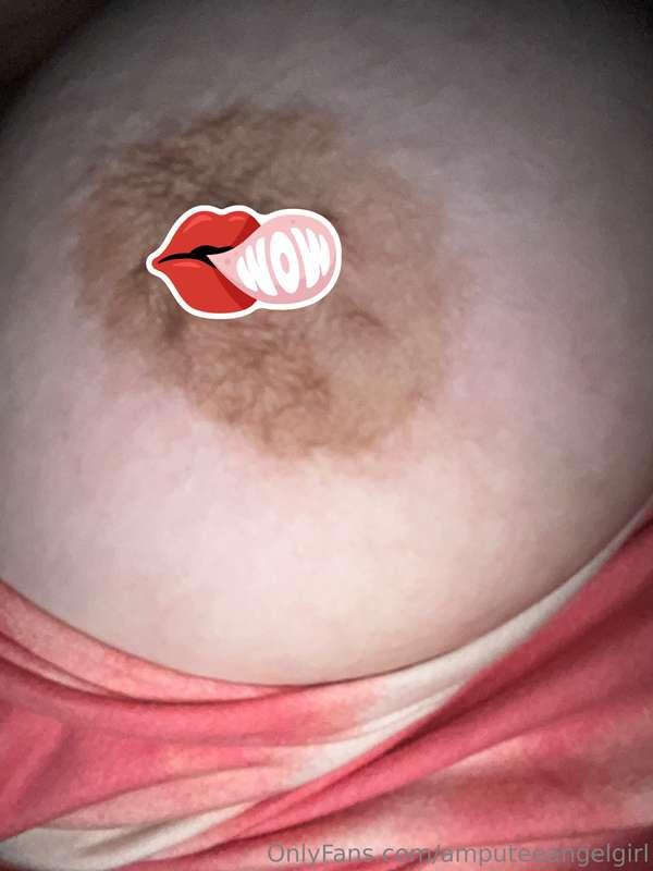 Who likes to suck titties ?? 🥵 