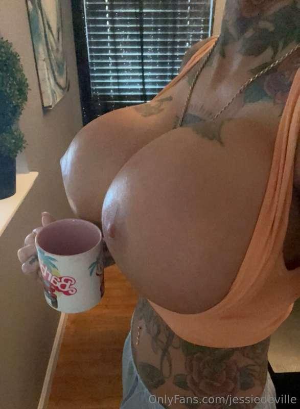 I think I need a bigger coffee cup!!!  Jessie’s Juggs!! 🤔🤔🤔 ..