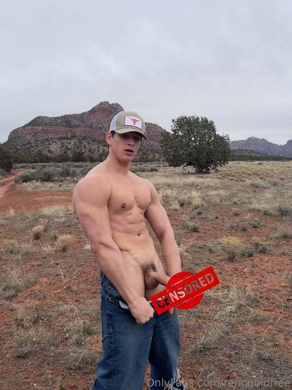 wanna see how big it is?
cum to @renogold