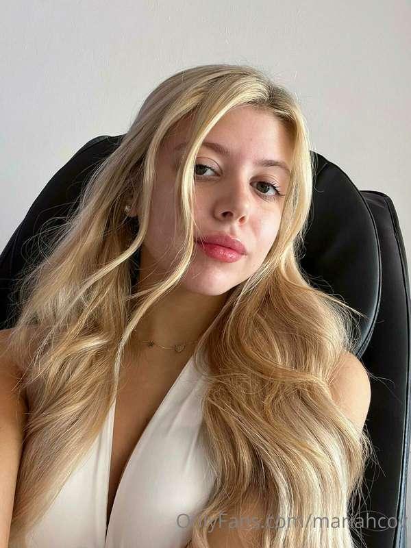 mariahcov image #0