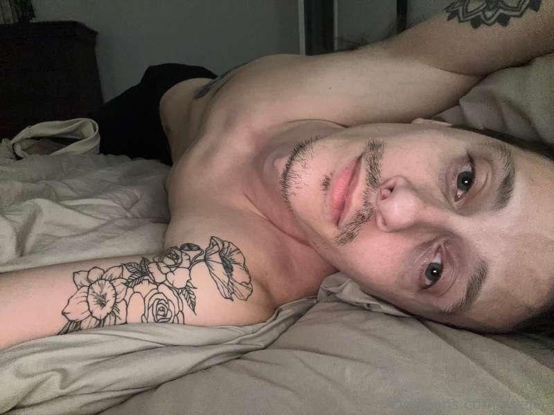 I can’t find my razor in any of these damn boxes 