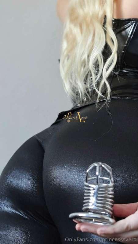 urfemaledom image #2