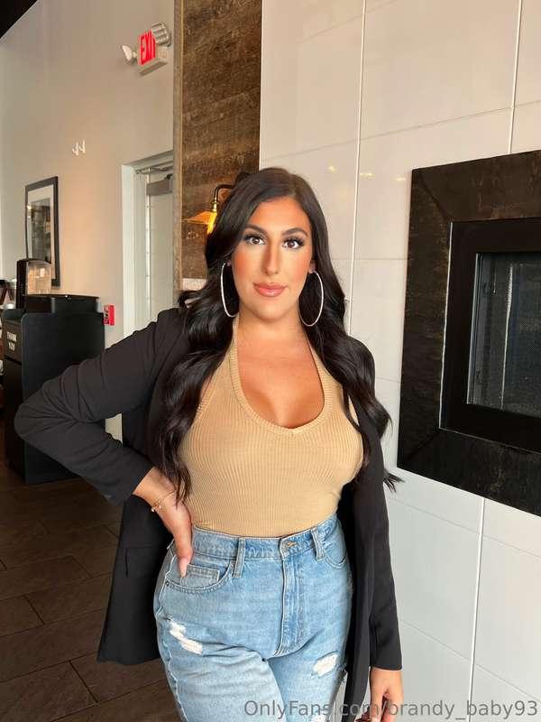 wanna rip my clothes off of me?? 🥵