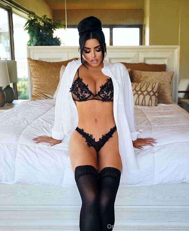 Let's stay in bed all weekend 👀