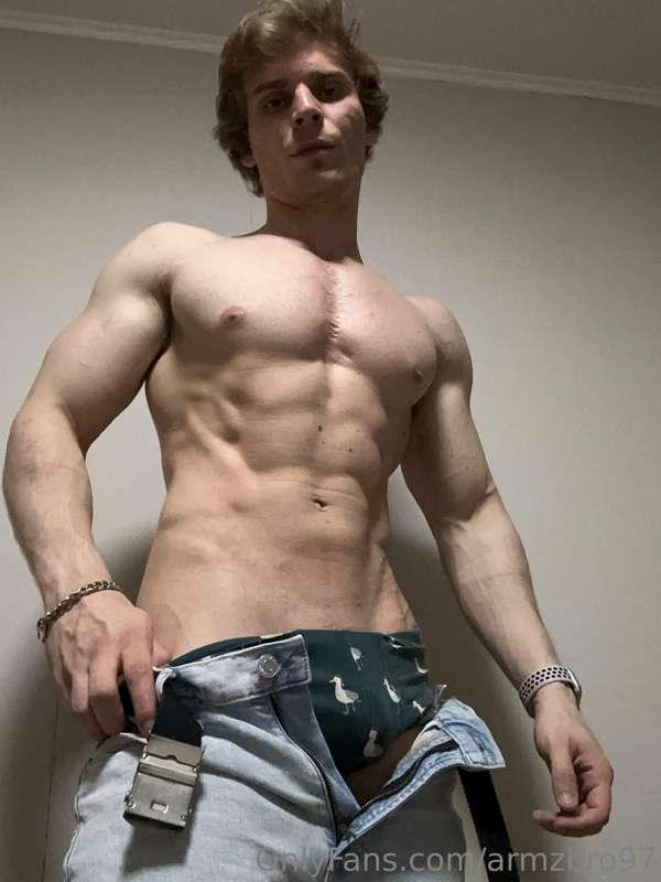 armzbro97 image #0