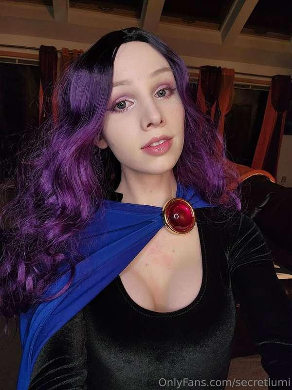happy halloween i love u all 💜