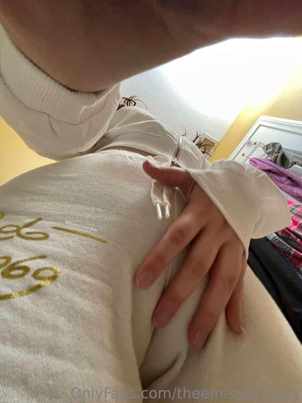 theemisskittykay image #1