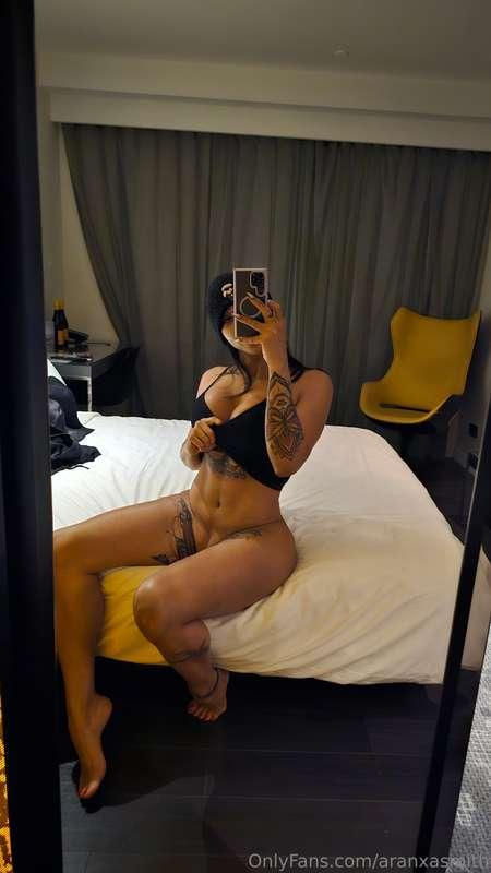 love this mirror next to the bed 😈🔥