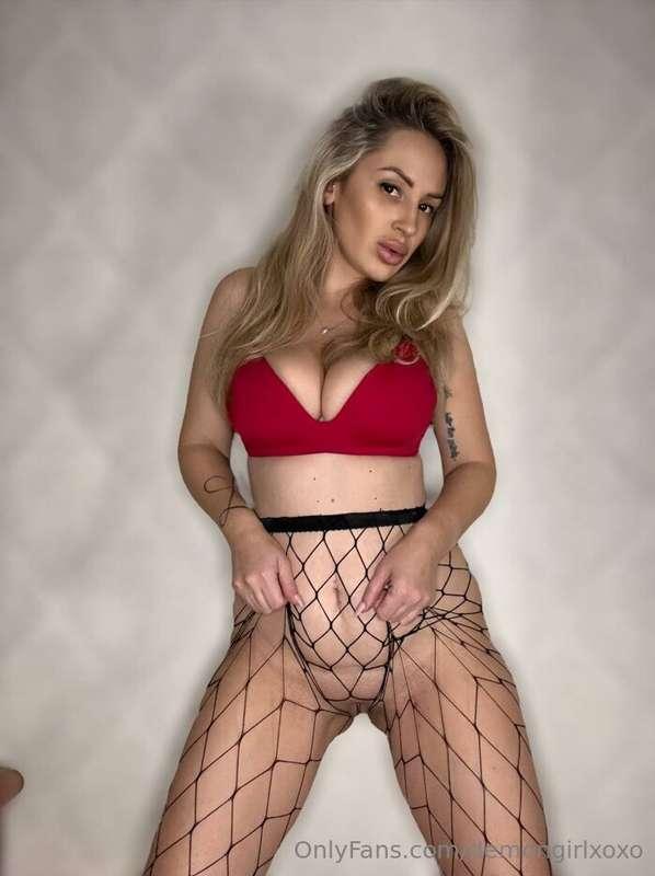 Gorgeous breasts and a delicious pussy are only hers @lilly...