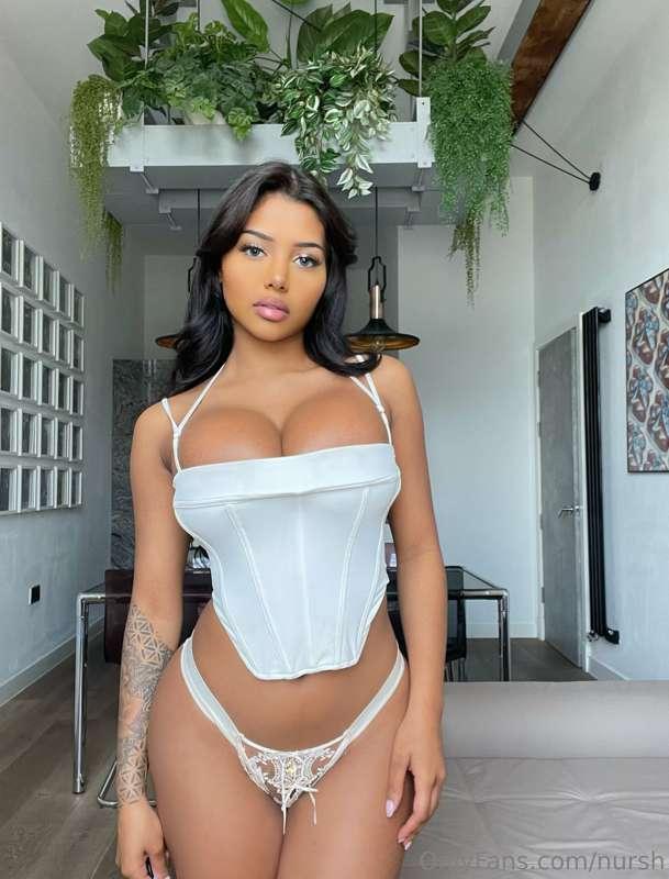 Bored? Cum and chat to me