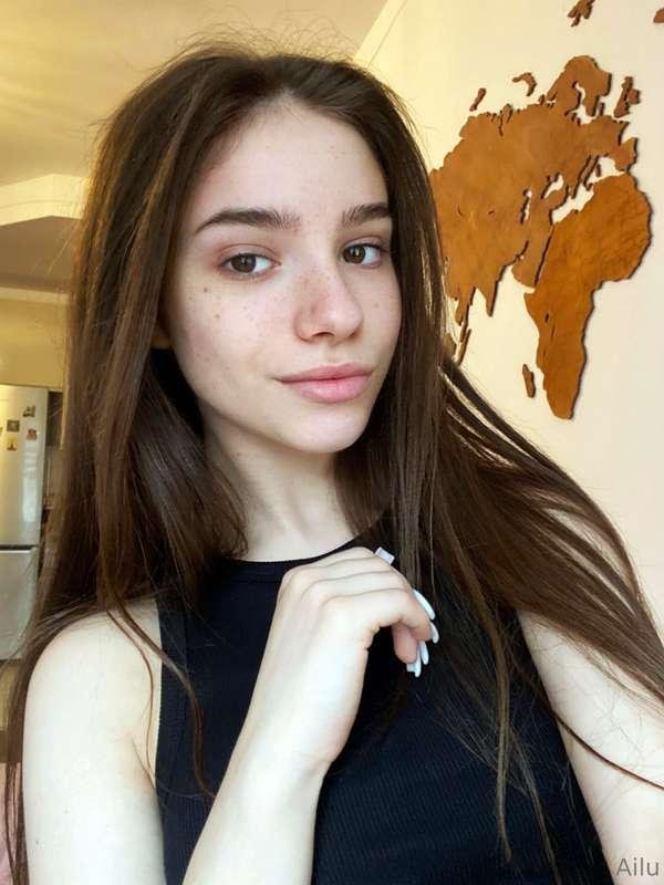##  💕💕💕 CUTE GIRL 💕💕💕 

💕Horny virgin cute @laylacute loves ..