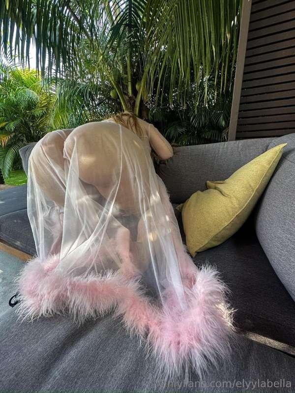 Pink and pretty 🌸👙