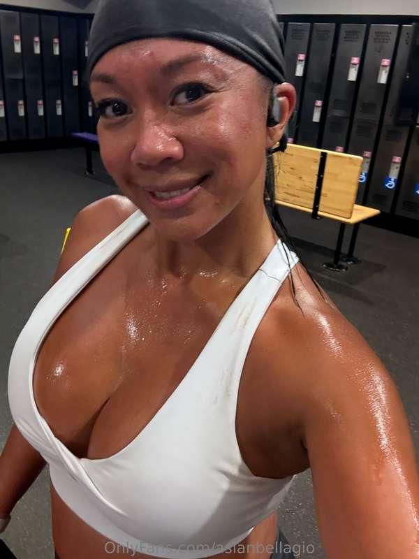 Start off sweaty 💪🏽 Happy Monday! 