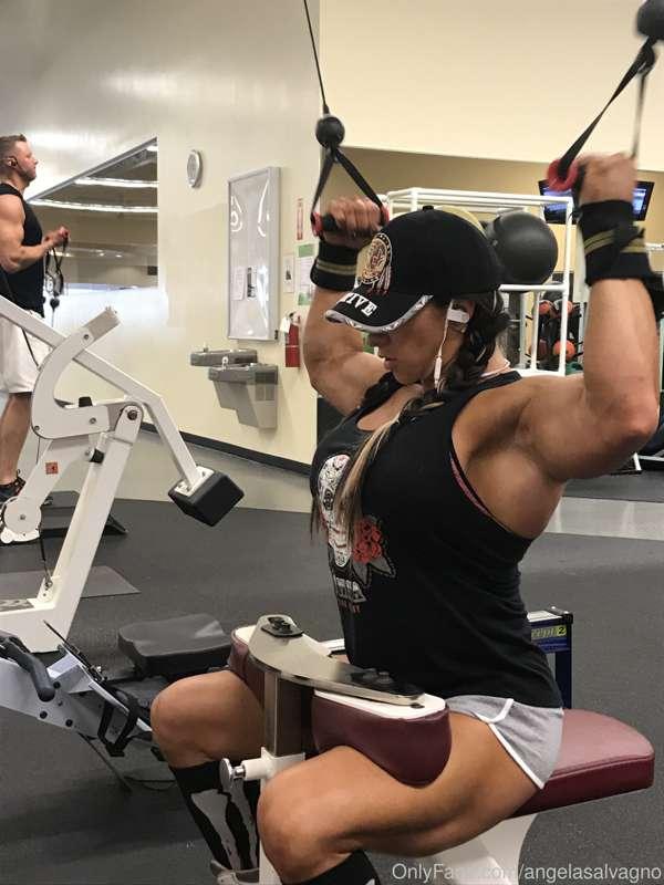 Just finished pumping the guns!! 💪🏼 #gunshow