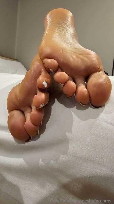 toesbeforebros_ image #15