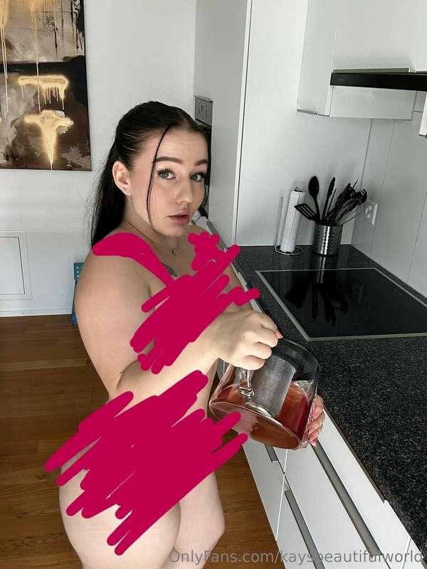 I love drinking my tea naked 🥵