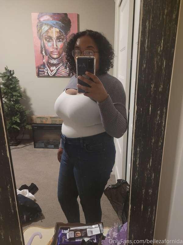 Before and after a hearty meal 😋 Oof, gotta unbutton these p..