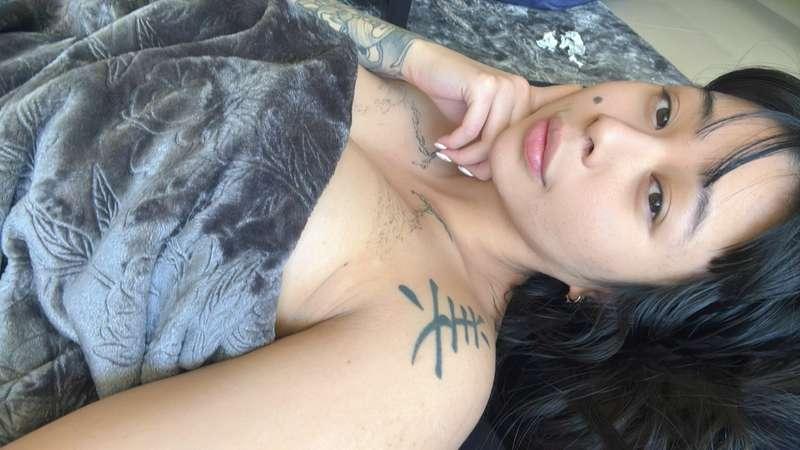 come here.. i could do with a hand ;* 