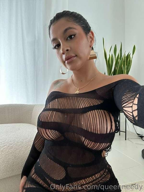 just enough skin😘