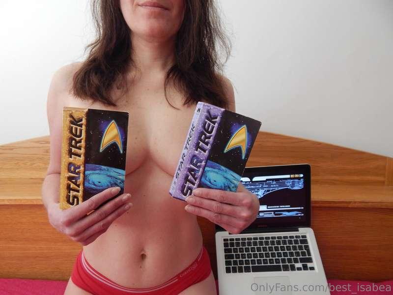 How do you like my book bra 😁?