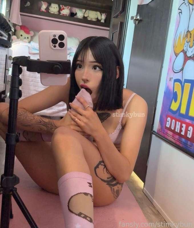 toes for dinner !!  ∩^ω^∩
open uuupppp

#egirl #feet #cute #latina #asian #babyface #socks #skinny #soles

