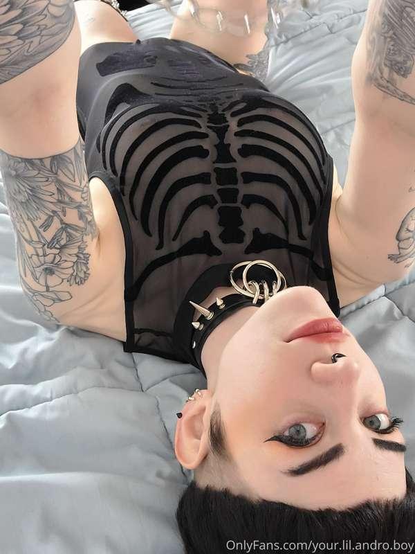 😈 What would you give to sit on this face? 😈
💵💵💵