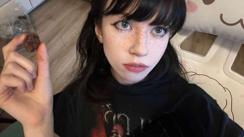 yoursmalldoll image #1