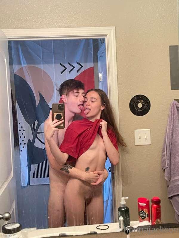 look at my new work partner🤭 
www.onlyfans.com/kyzencontent