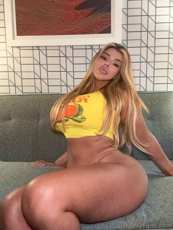 New video up 🍑🍑🍑 check your dms 💌