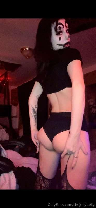 pt.1 of juggalo photoset <333 my ass looks amazing in these!