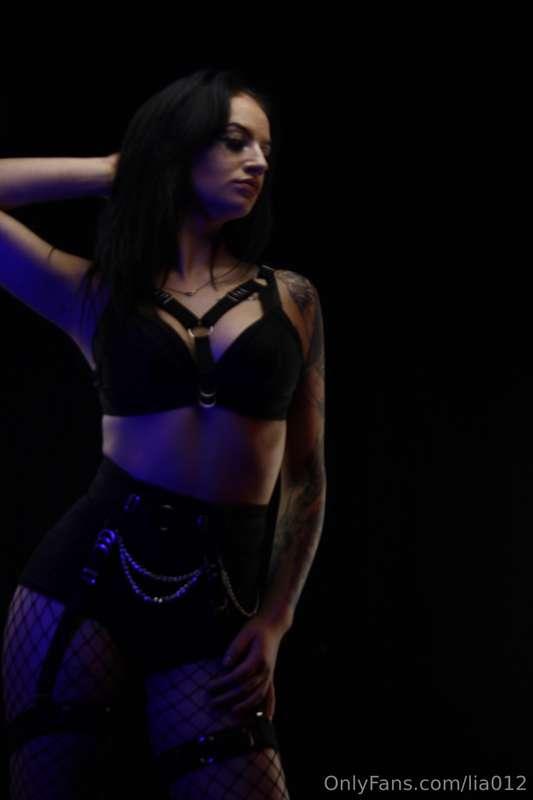 Sziasztok srácok , csajok 🤪 hamarosan érkeznek a forróbbnál ..