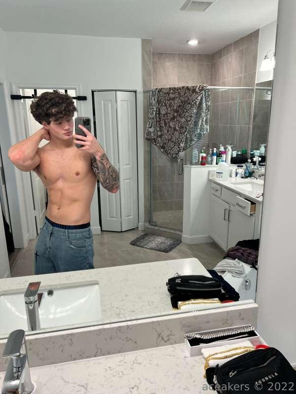 wanna watch me get ready?