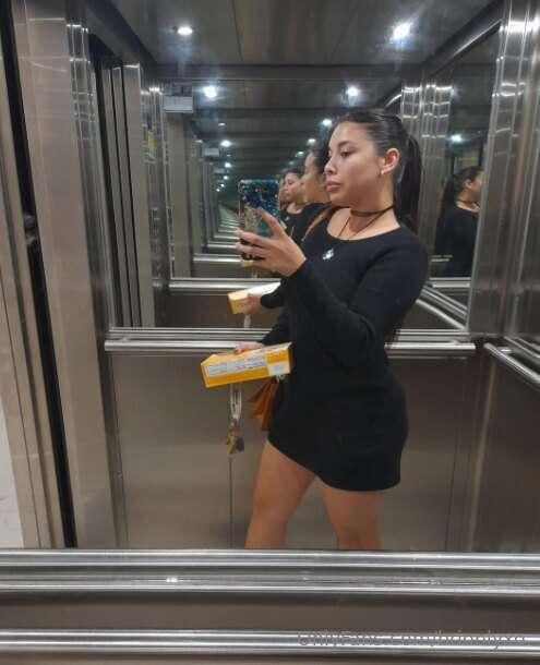 Did I steal all your attention in my little black dress?🙈💞