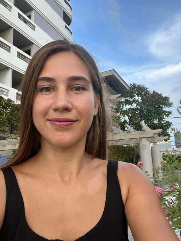 Do I still look beautiful even if I look sweaty?​​😊​