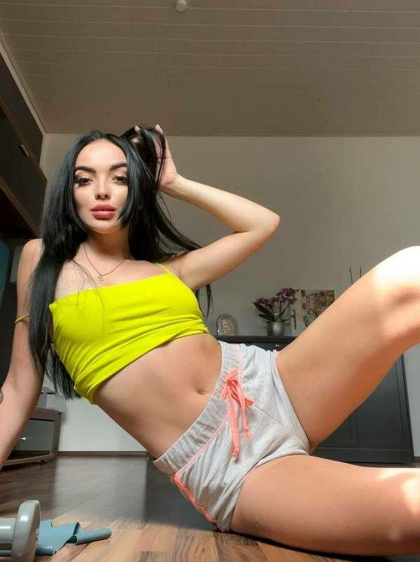 Tell me the secret of your fantasy 😏

Write to me about your..