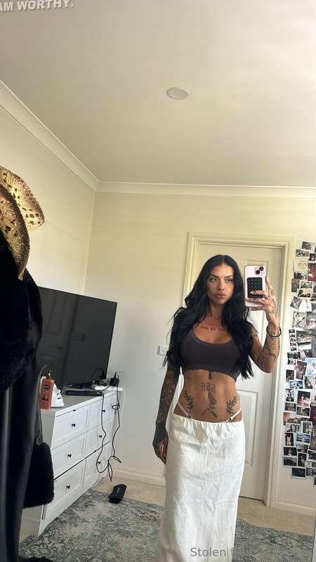 Do you like the fit or would it look better on the floor? 😋