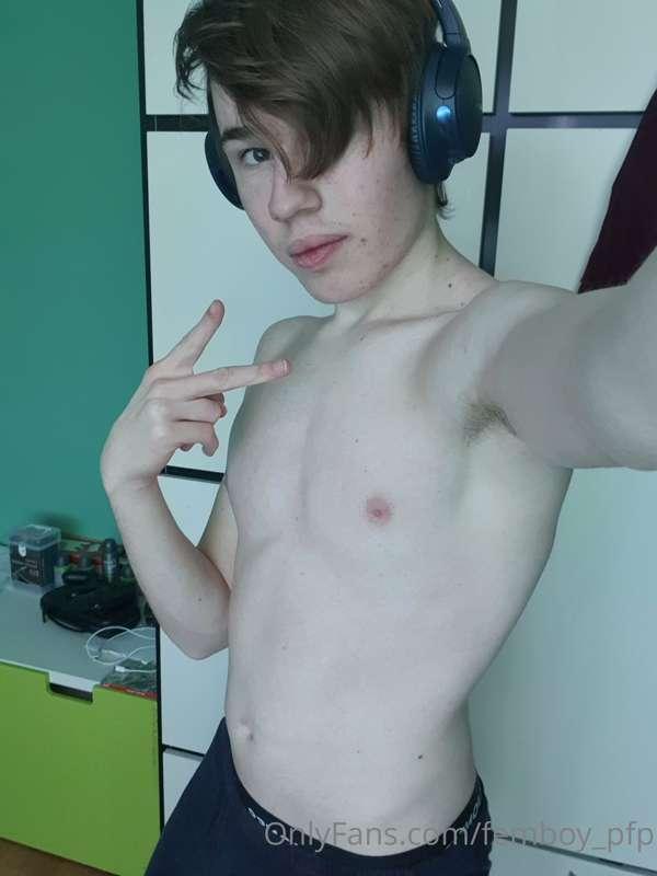 Its tummy tuesday. But ofcourse you guys get to see more tha..