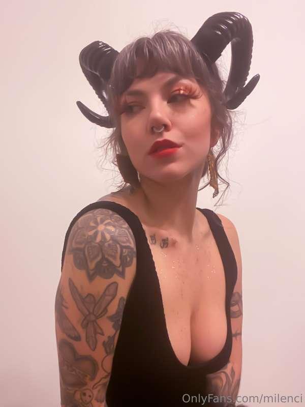 My costume last night - I’m an ARIES 🔥♈️🔥